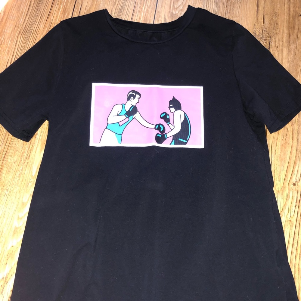 black graphic tee
